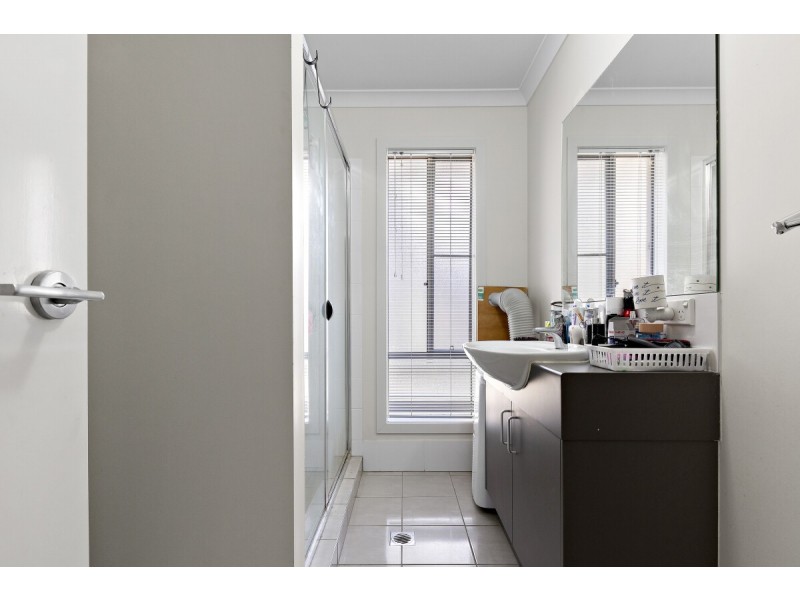 64 Grand Terrace, Waterford QLD 4133