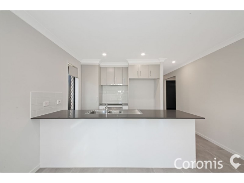 8 Cedarvale Street, South Ripley QLD 4306