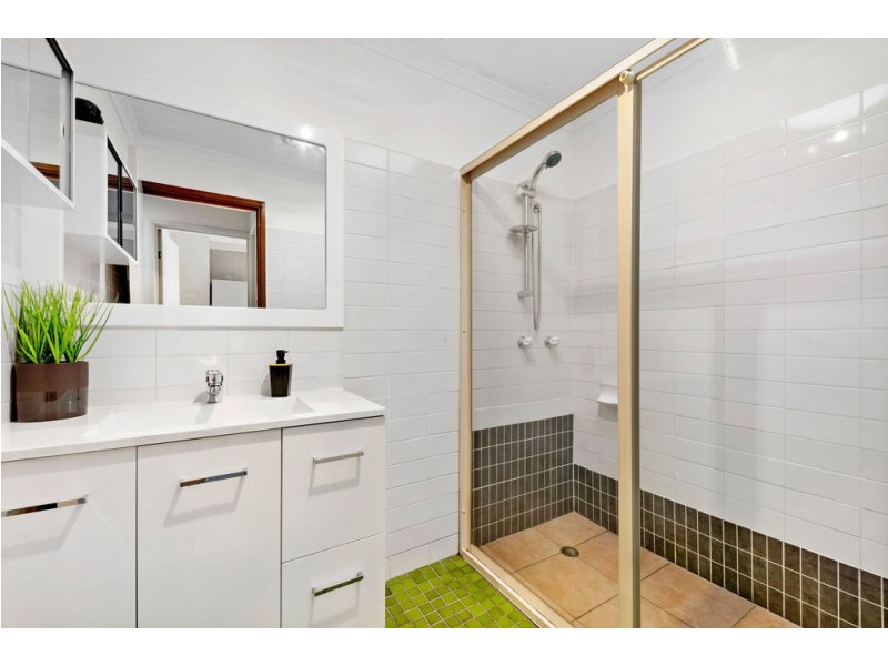 1 Hinchinbrook Avenue, Bethania QLD 4205