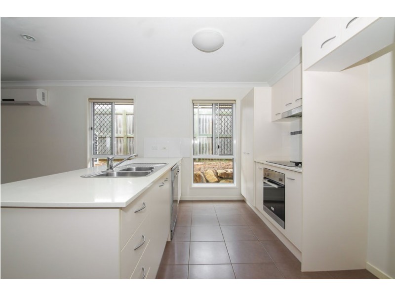 17 Saltram Avenue, Holmview QLD 4207