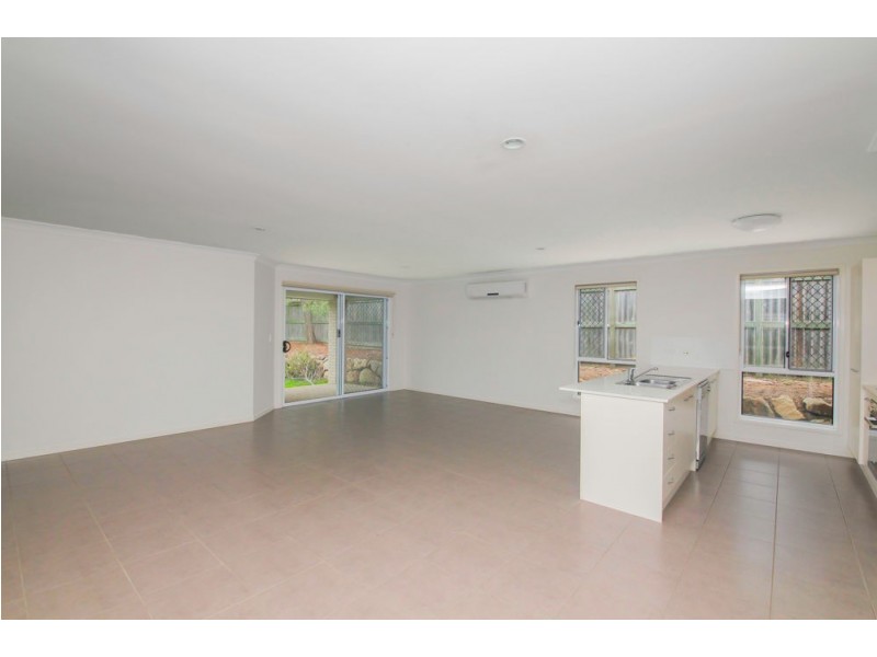 17 Saltram Avenue, Holmview QLD 4207