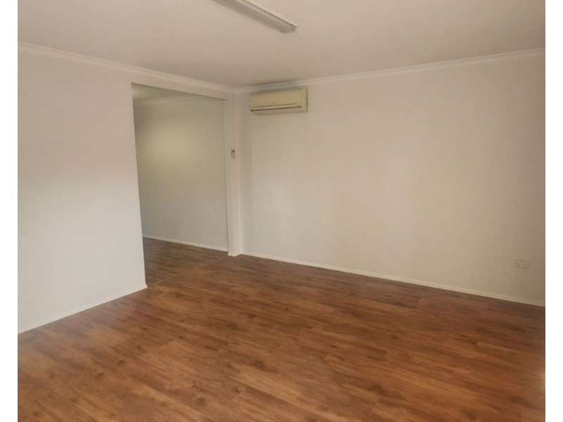 27 Polaris Ave, Kingston QLD 4114
