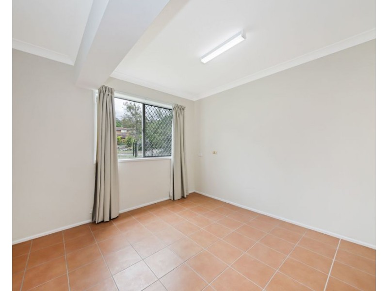 14 Edgelhill Cresent, Springwood QLD 4127