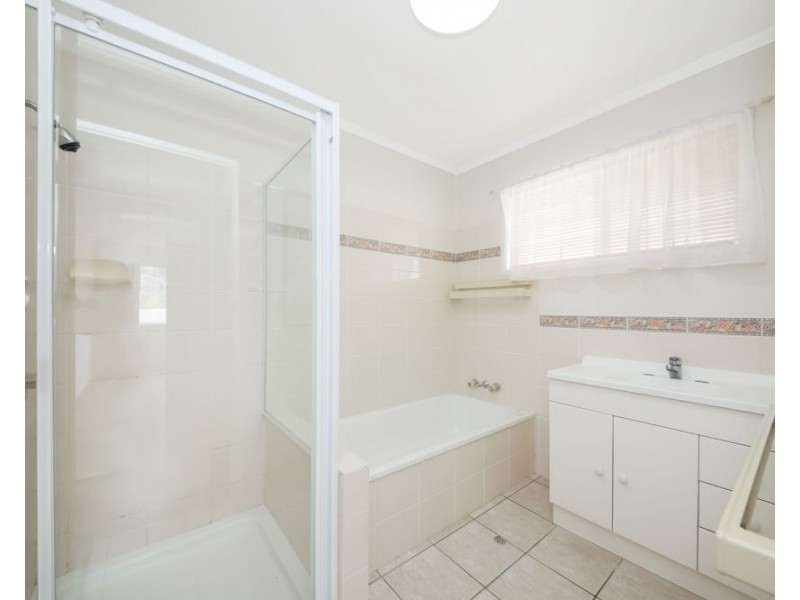 14 Edgelhill Cresent, Springwood QLD 4127