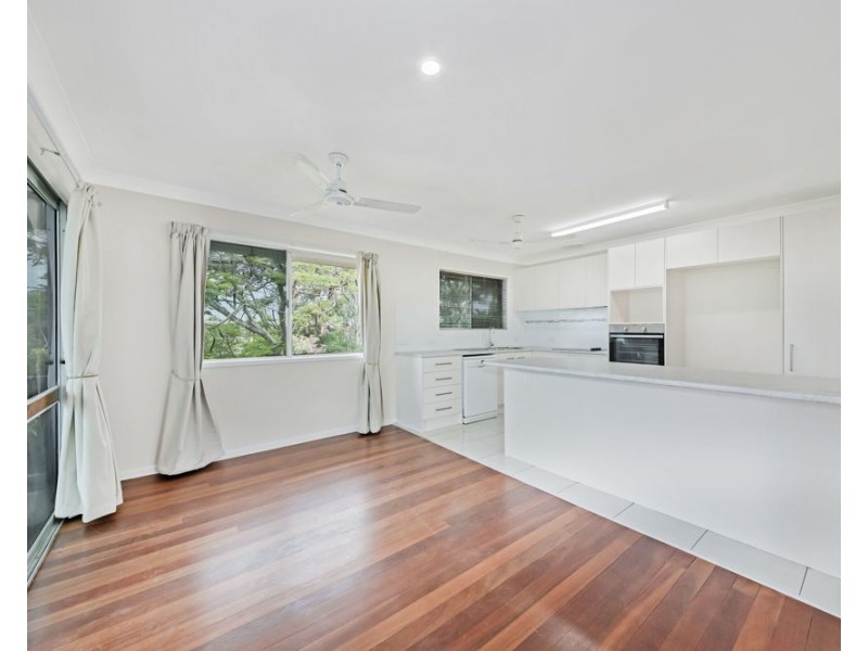 14 Edgelhill Cresent, Springwood QLD 4127