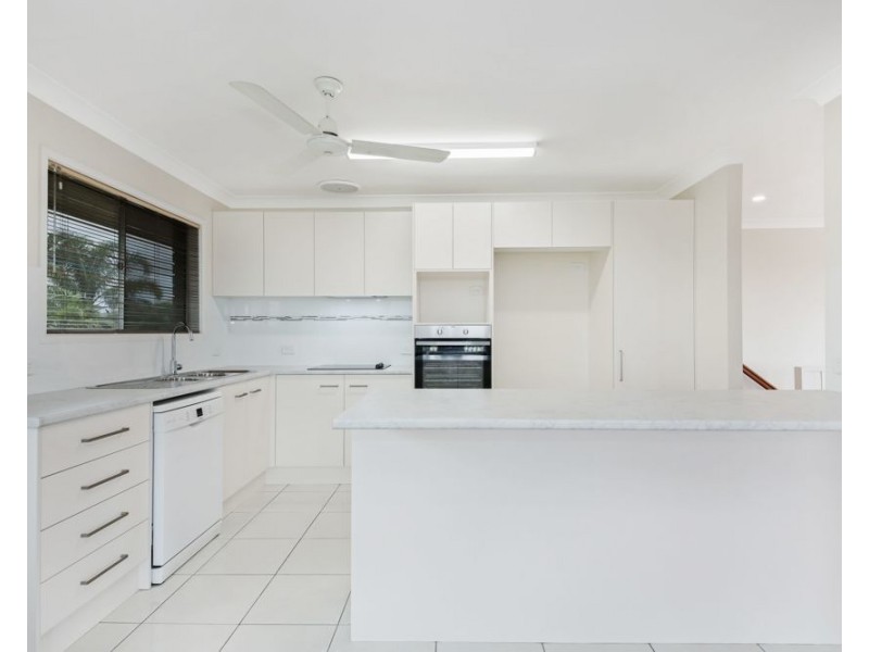 14 Edgelhill Cresent, Springwood QLD 4127