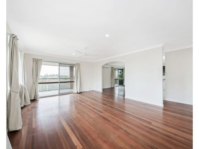 14 Edgelhill Cresent, Springwood QLD 4127