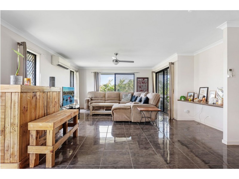 72 Marcus Drive, Regents Park QLD 4118