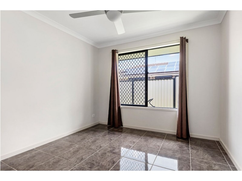 72 Marcus Drive, Regents Park QLD 4118