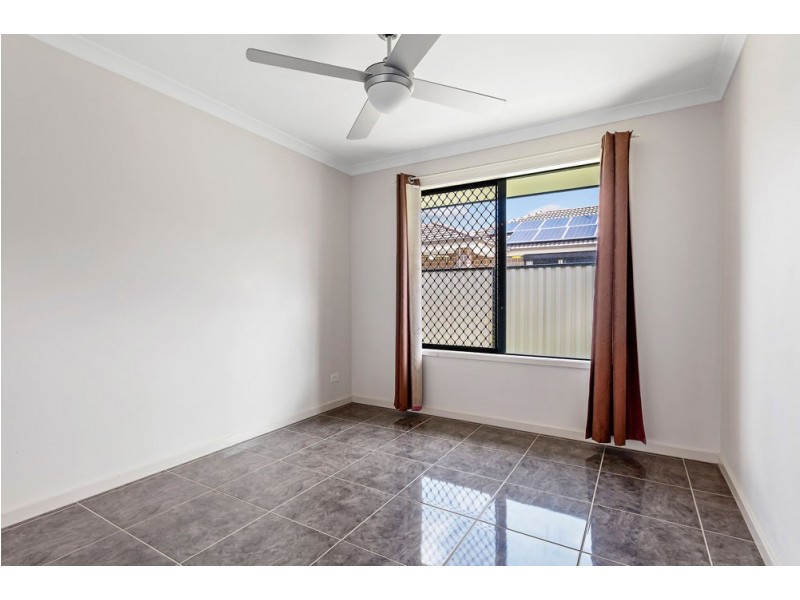 72 Marcus Drive, Regents Park QLD 4118