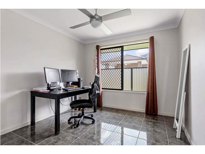 72 Marcus Drive, Regents Park QLD 4118