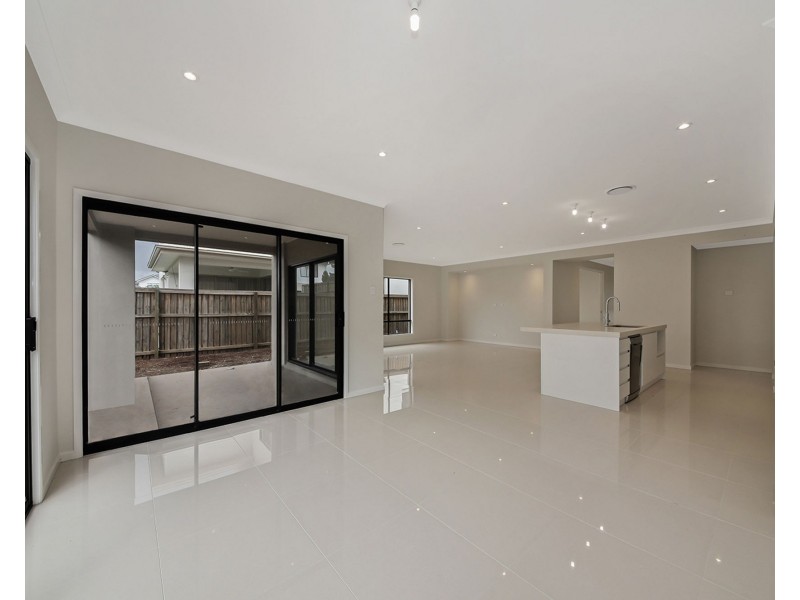 12 Parolin Pde, Rochedale QLD 4123