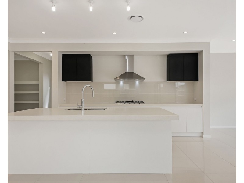 12 Parolin Pde, Rochedale QLD 4123