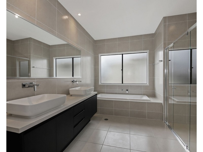 12 Parolin Pde, Rochedale QLD 4123