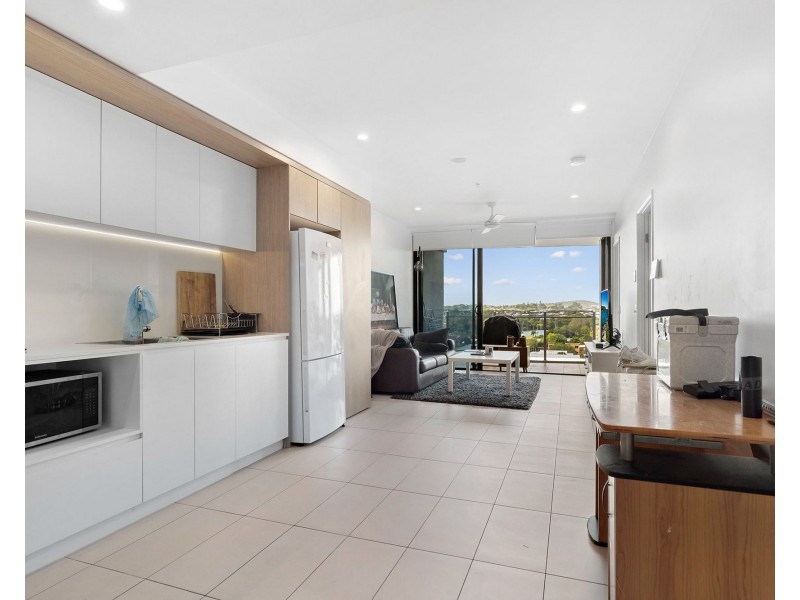 1089/123 Cavendish Road, Coorparoo QLD 4151