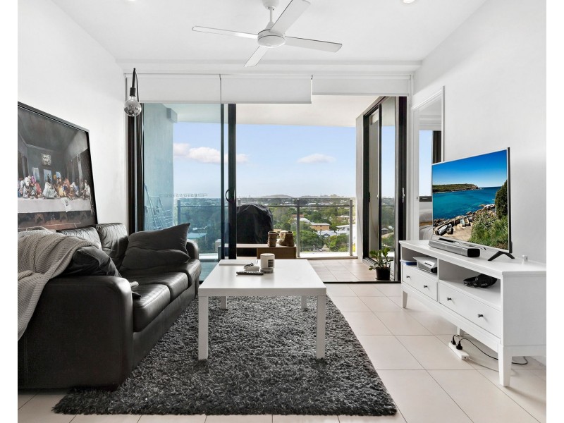 1089/123 Cavendish Road, Coorparoo QLD 4151