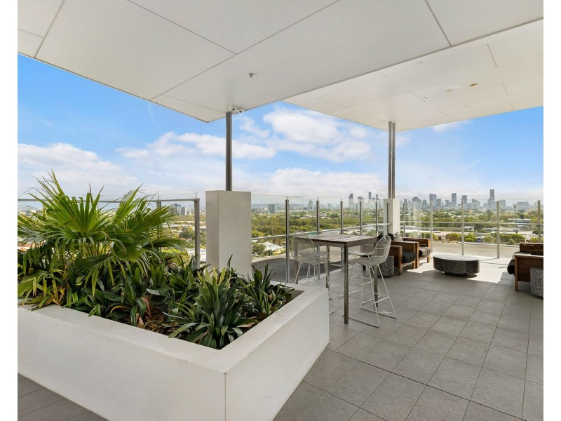 1089/123 Cavendish Road, Coorparoo QLD 4151