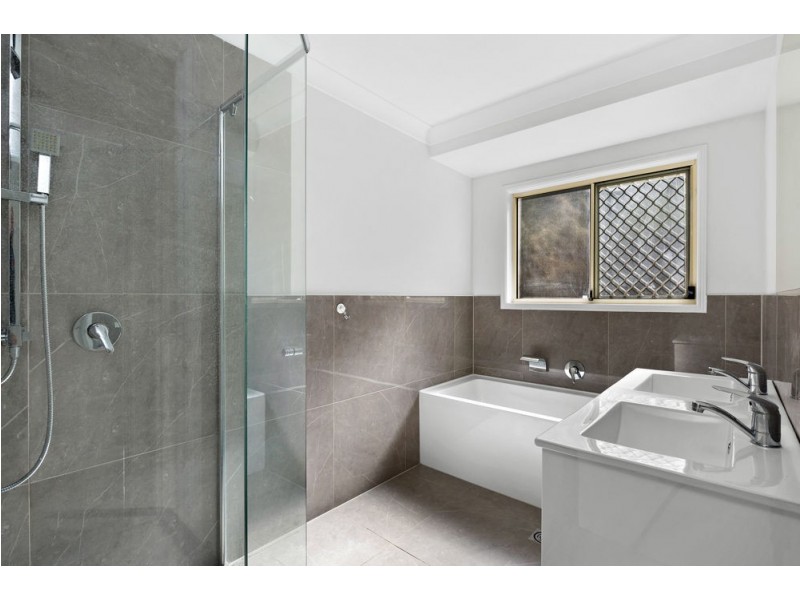 14 Kummara Road, Edens Landing QLD 4207