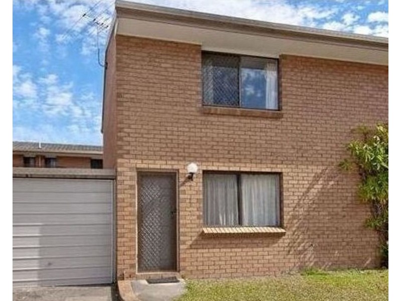 2/2 Cognac Ct, Kingston QLD 4114