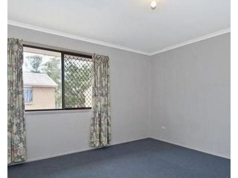 2/2 Cognac Ct, Kingston QLD 4114