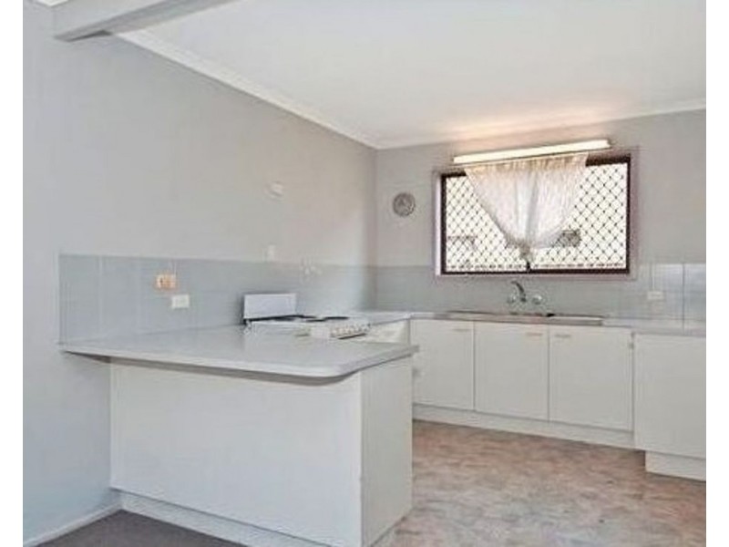 2/2 Cognac Ct, Kingston QLD 4114