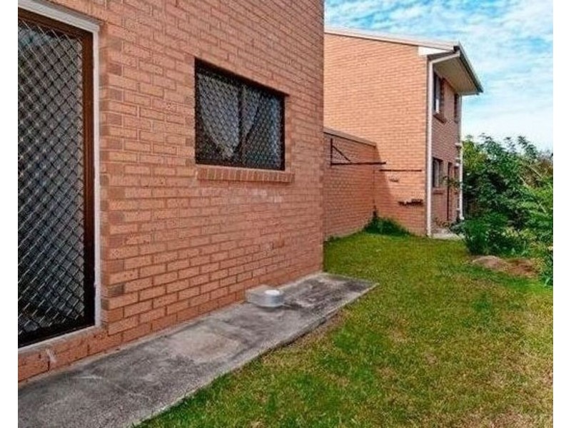 2/2 Cognac Ct, Kingston QLD 4114