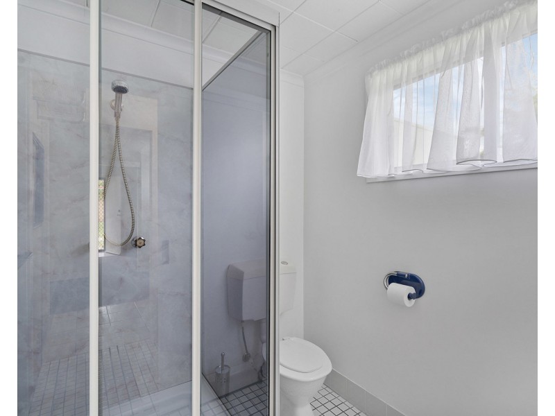4 Coolcrest Street, Daisy Hill QLD 4127