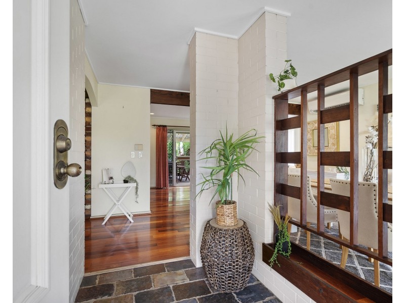 4 Coolcrest Street, Daisy Hill QLD 4127