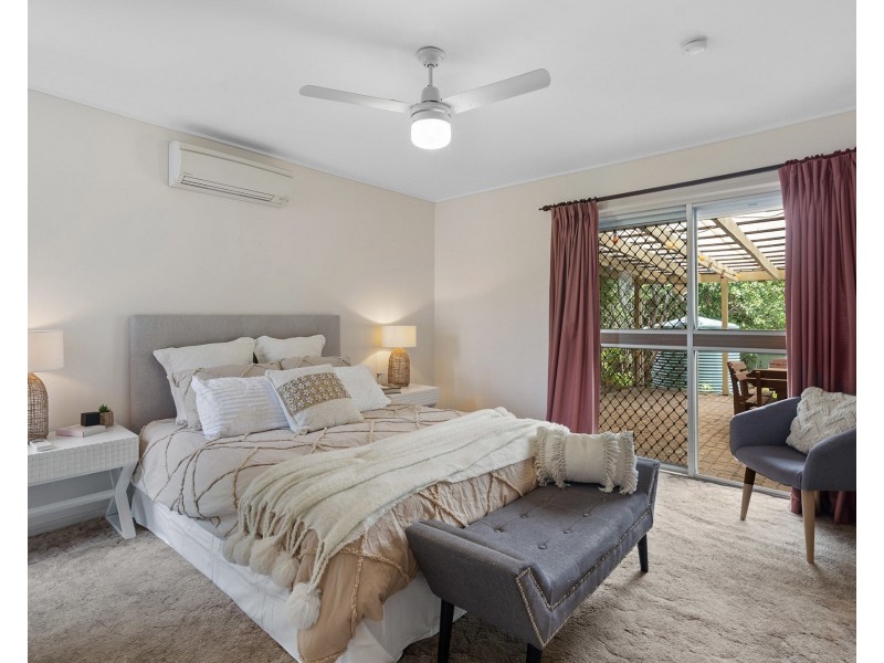 4 Coolcrest Street, Daisy Hill QLD 4127