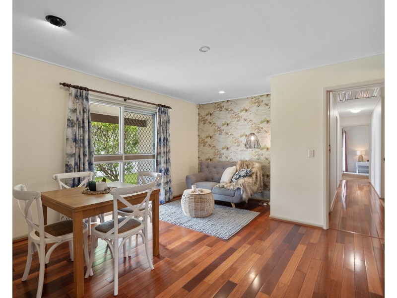 4 Coolcrest Street, Daisy Hill QLD 4127