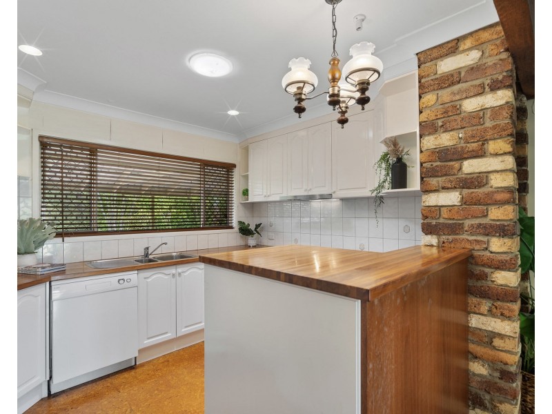 4 Coolcrest Street, Daisy Hill QLD 4127