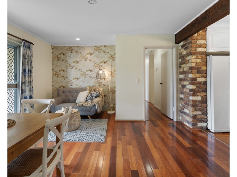 4 Coolcrest Street, Daisy Hill QLD 4127