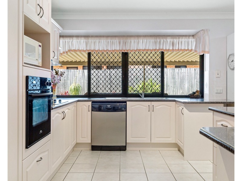 23 Yellowstone Place, Parkinson QLD 4115