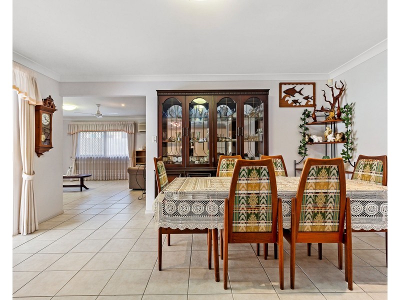 23 Yellowstone Place, Parkinson QLD 4115