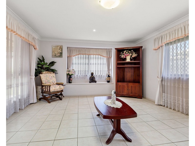 23 Yellowstone Place, Parkinson QLD 4115