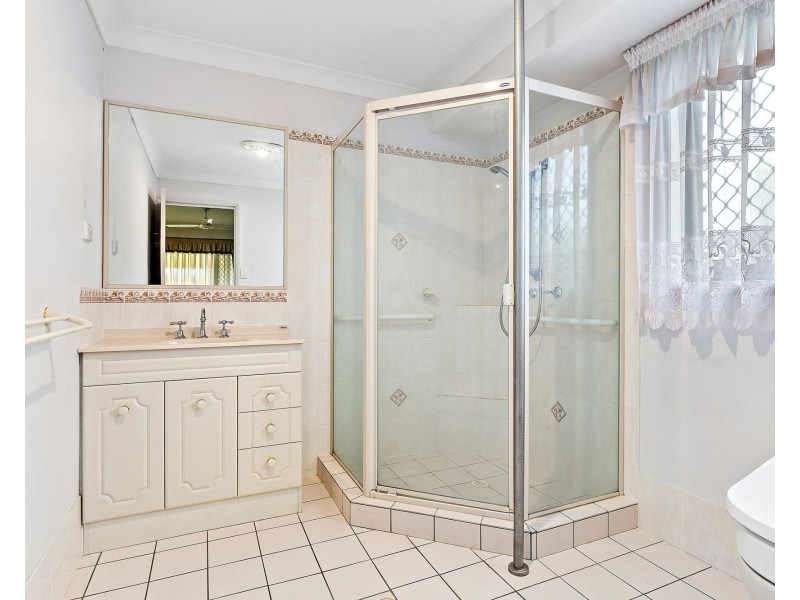 23 Yellowstone Place, Parkinson QLD 4115
