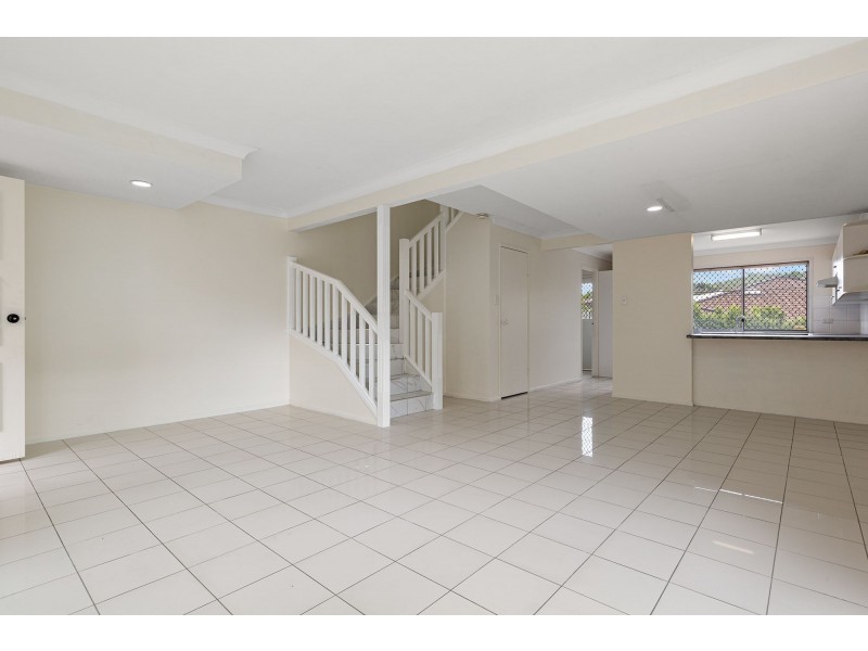 25/10 Lawrence Close, Robertson QLD 4109