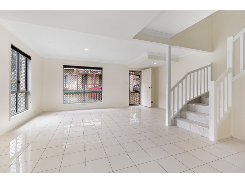 25/10 Lawrence Close, Robertson QLD 4109