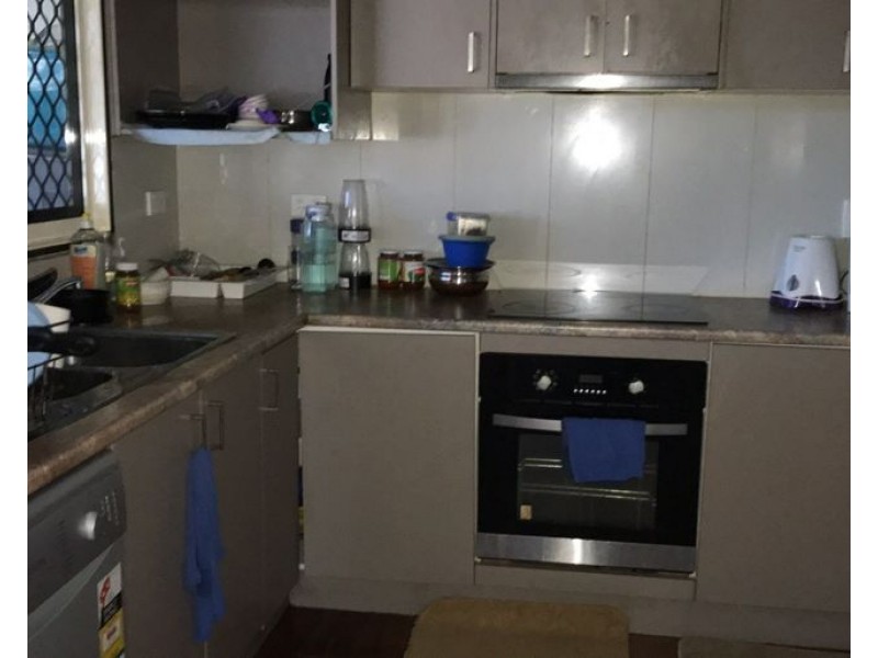 1/2 Tonya Ct, Woodridge QLD 4114