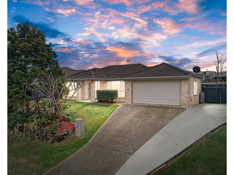 24 Hill End Avenue, Hillcrest QLD 4118