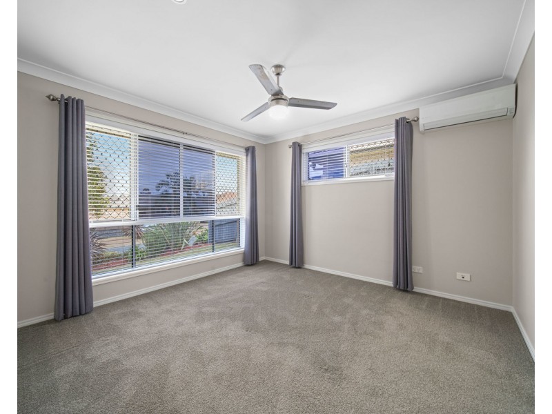 24 Hill End Avenue, Hillcrest QLD 4118