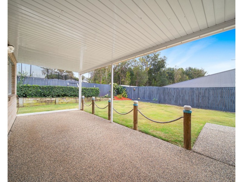 24 Hill End Avenue, Hillcrest QLD 4118