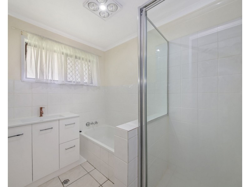 2 Knightsbridge Crescent, Rochedale South QLD 4123