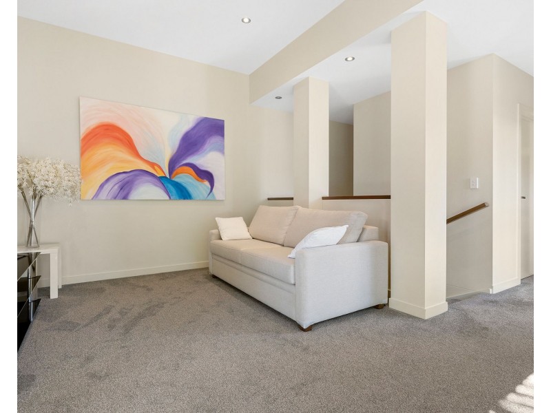 1/50 Government Road, Labrador QLD 4215