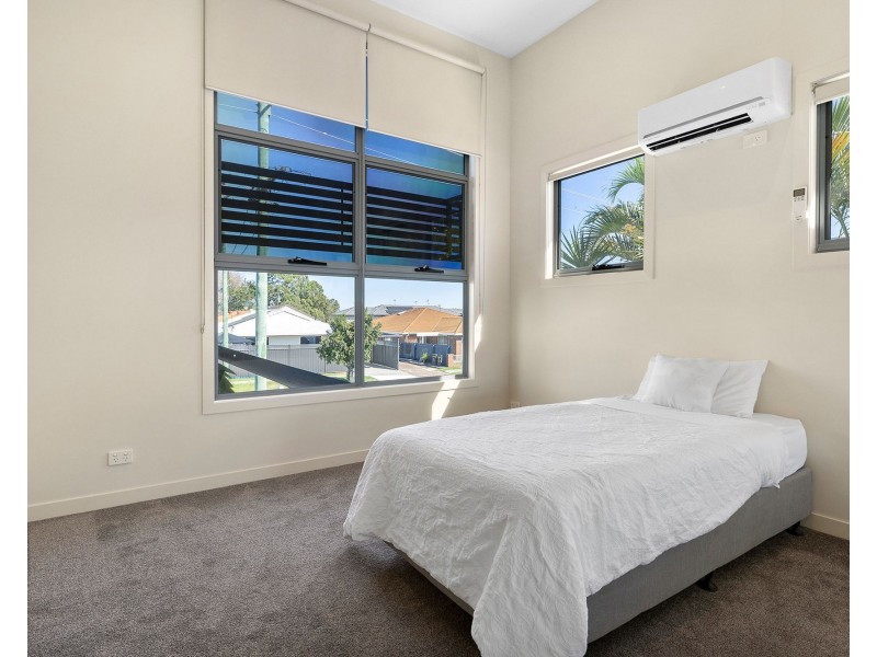 1/50 Government Road, Labrador QLD 4215