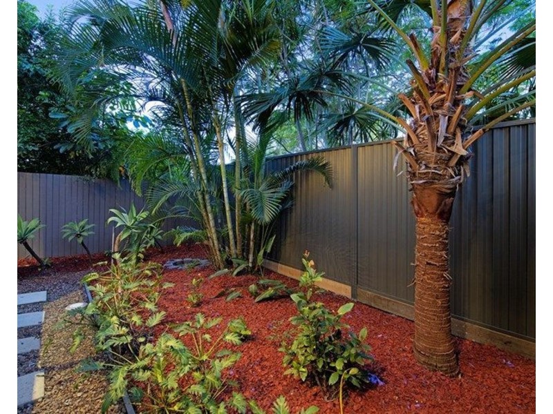 1/50 Government Road, Labrador QLD 4215