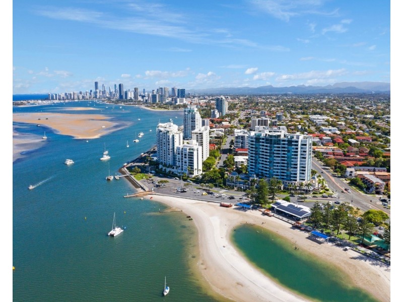 1/50 Government Road, Labrador QLD 4215