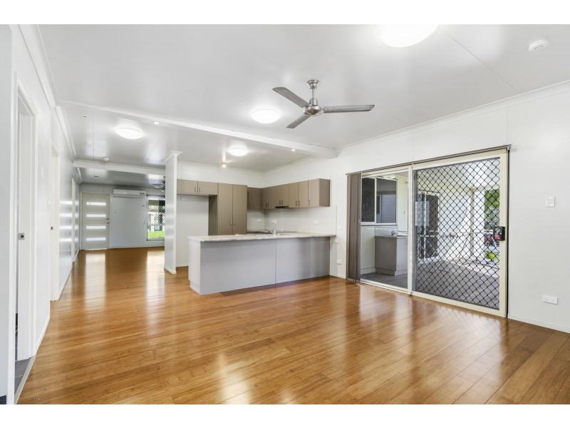 2/2 Tonya Court, Woodridge QLD 4114