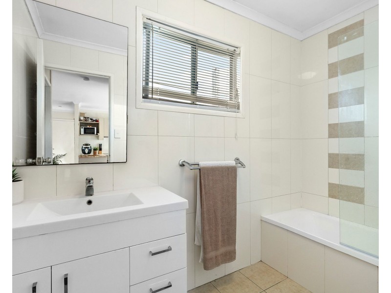 4 Daphne Street, Loganholme QLD 4129