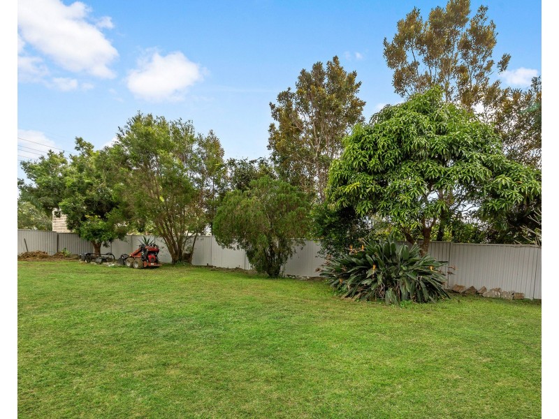 4 Daphne Street, Loganholme QLD 4129